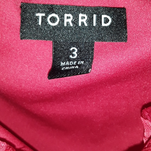 Torrid Open Shoulder Flutter Sleeve Top Size 3 - Picture 2 of 4